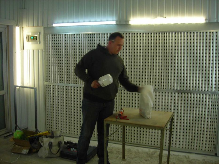 Фарбувальний стенд для меблевих фасадів із припливною вентиляцією