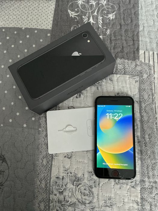 iPhone 8 używany 64GB pamięci