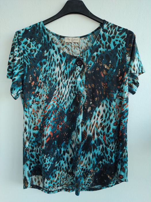 Blusa com padrão, elegante - Tamanho M/L