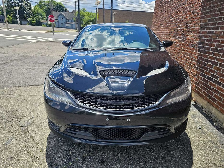 Chrysler 200 S      2015
