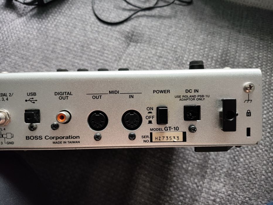 Boss GT-10 multiefekt gitarowy + oryginalny zasilacz Roland