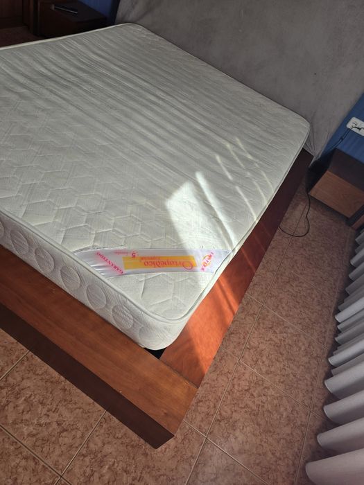Cama casal e colchão