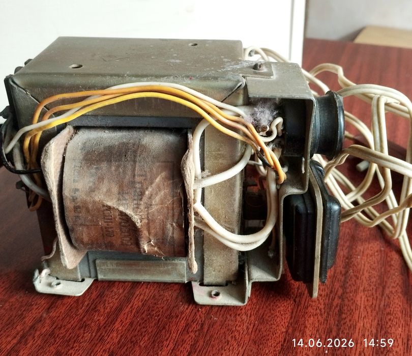 Трансформатор 220-125 v.