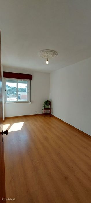 Apartamento T2 em Sintra, Rio de Mouro, pronto a habitar