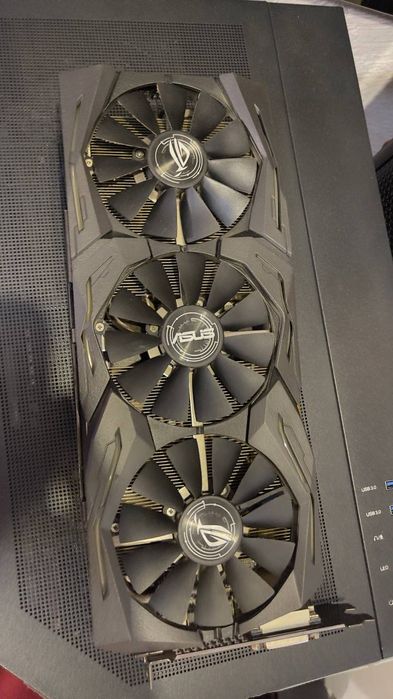 Продам Asus ROG Strix RX 580 8GB