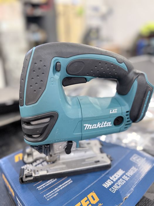 Makita  DJV180 Body