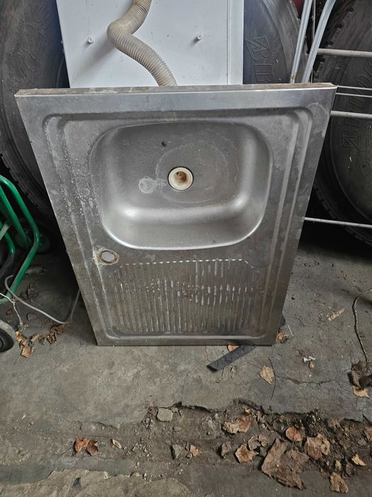 Мийка на кухню металічна