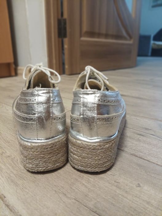 Крутезні шкіряні лофери