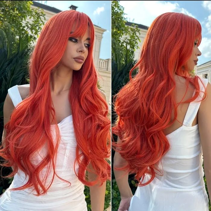 Długa peruka piękna