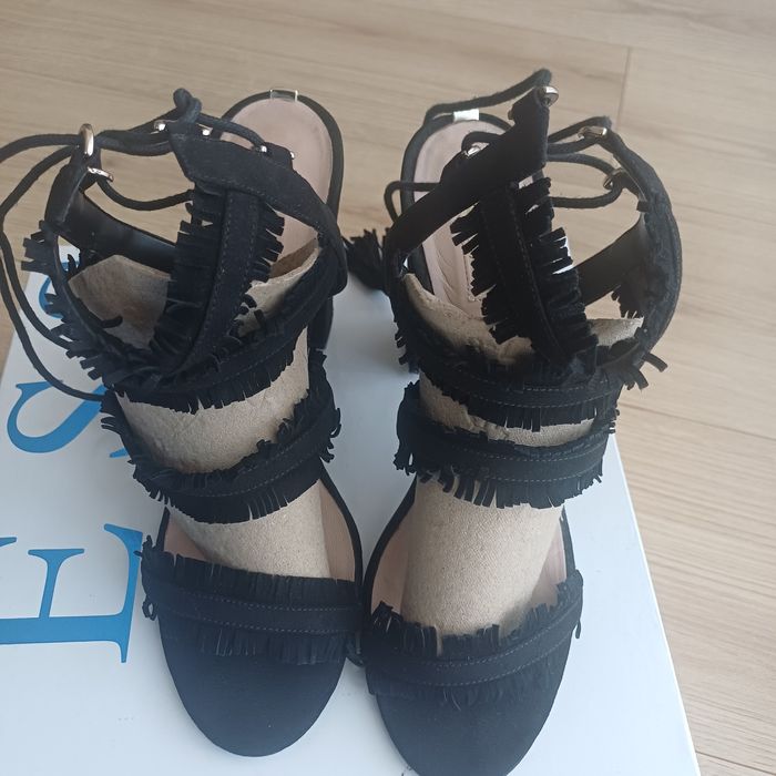 Guess piękne buty roz.40