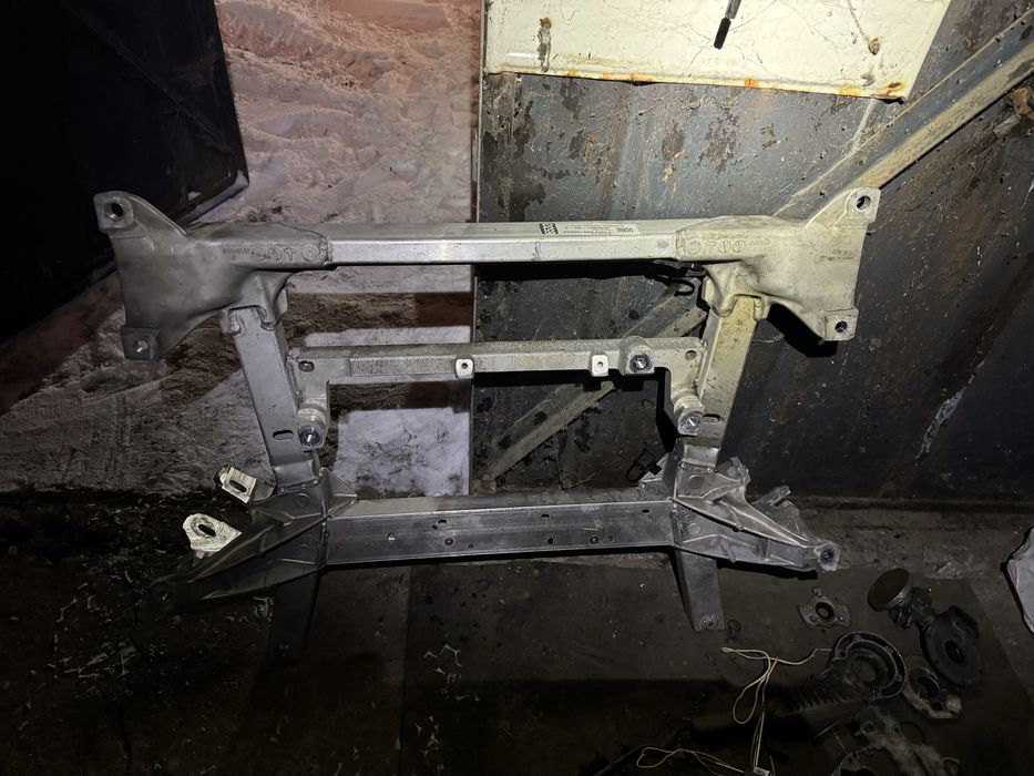 Продам передній підрамник Tesla model X 2019 raven під ремонт