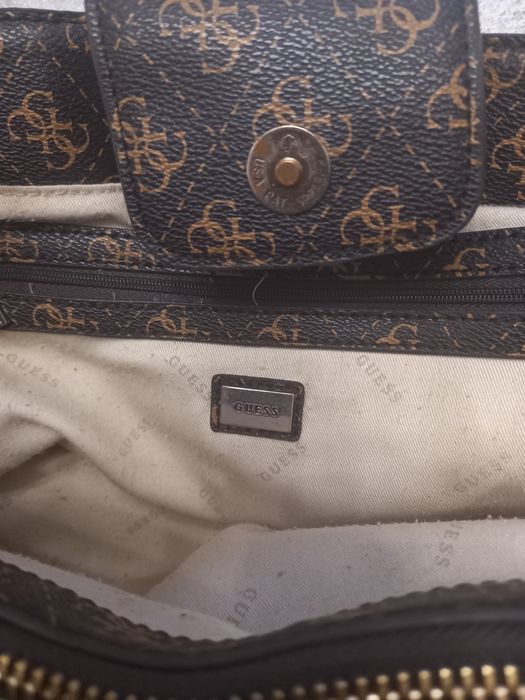 Torebka damska Guess na ramię