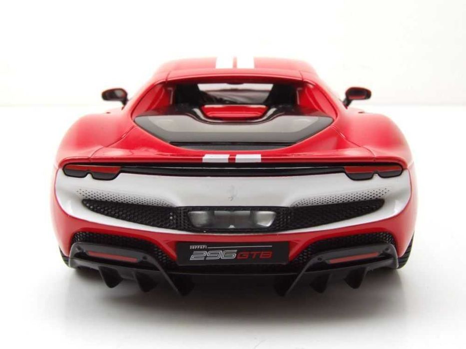 Model 1:18 Bburago Ferrari 296 GTB Assetto Fiorano 2022 red/white