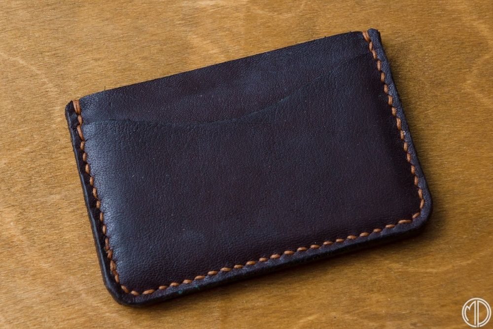 Ręcznie szyty ze skóry cardholder, portfel minimalistyczny - upcykling