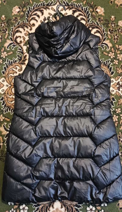 Жилетка жіноча з капішоном