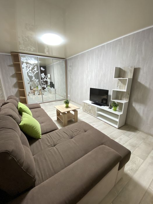 Квартира посуточно, почасово Люкс! пр.Кирова 98(пр.Поля)- Центр!