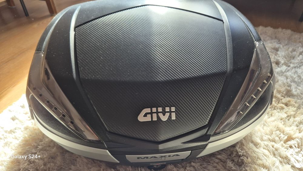Kufer motocyklowy GIVI MAXIA 4