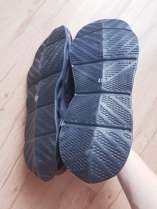 Nowe sportowe buty męskie z siatki marki Sinsay rozmiar 46