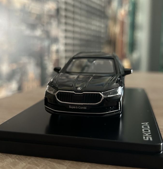 1:43 Abrex Škoda Superb Combi IV