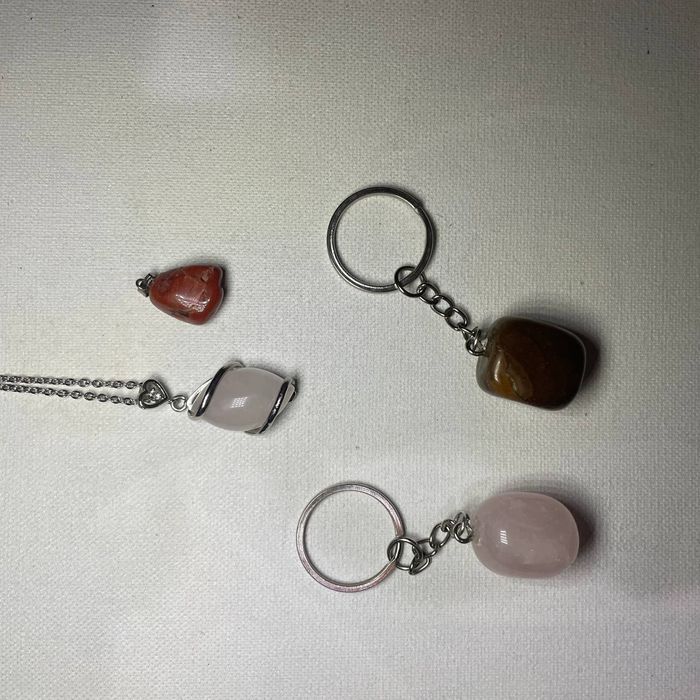 Рожевий кварц і інші мінерали