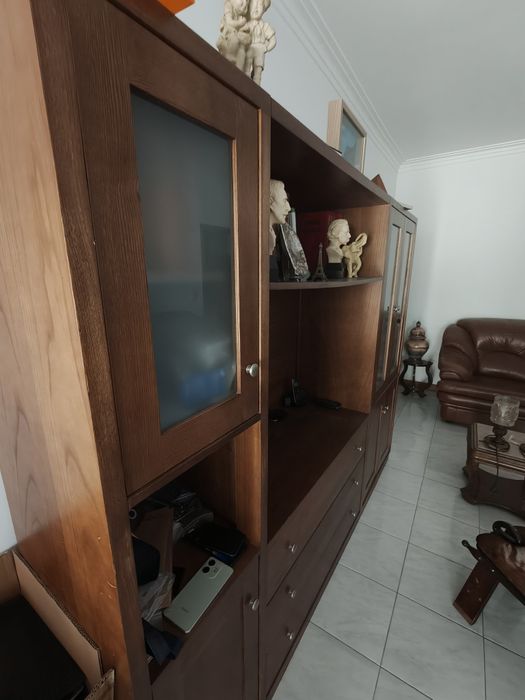 Sofás e móvel de sala