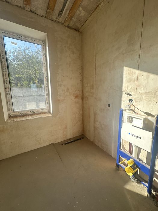 Продам будинок -американку . Газ , гараж , 8 соток двлянка