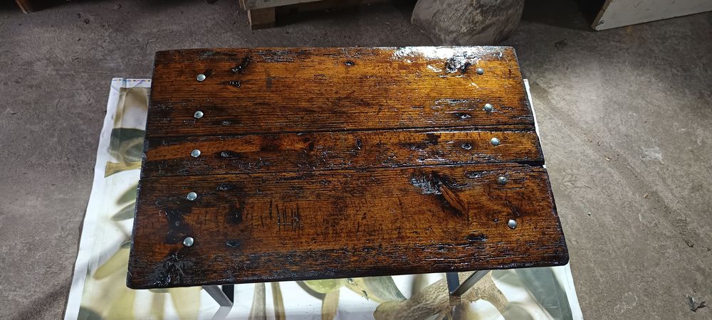 Mesa centro restaurada.