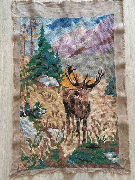 Вінтажна вишита картина хрестиком із зображенням оленя