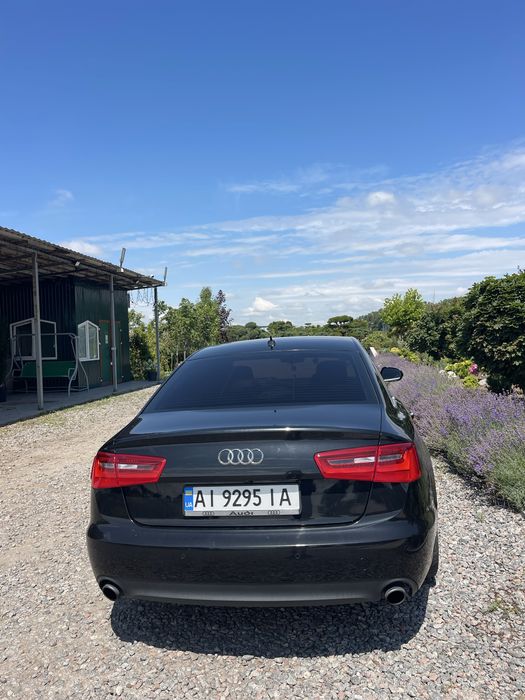 Автомобіль Audi A 6