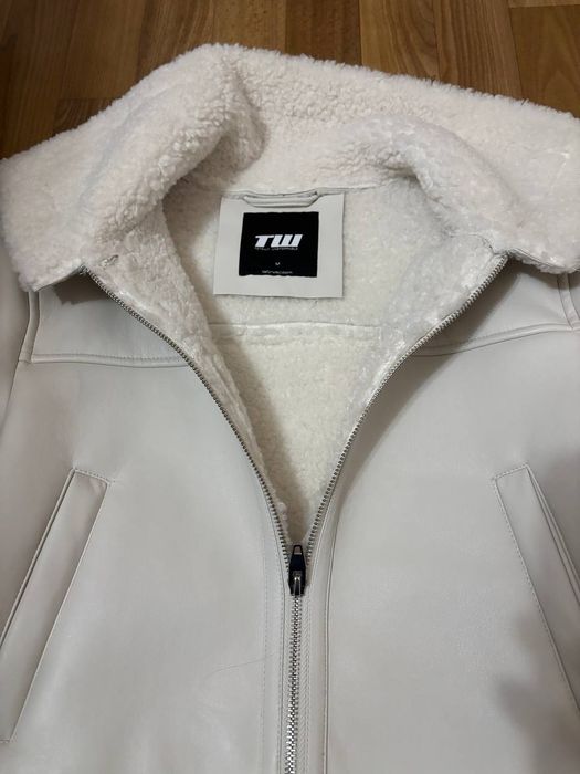 Дублянка жіноча білого кольору