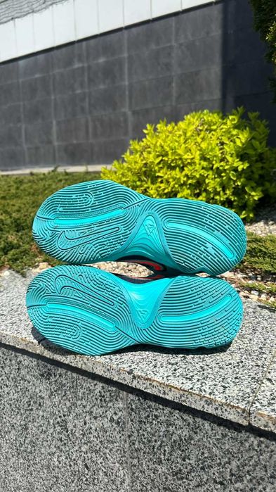#0243 Nike Giannis Immortality 4  [US 9 | 27 cm ]