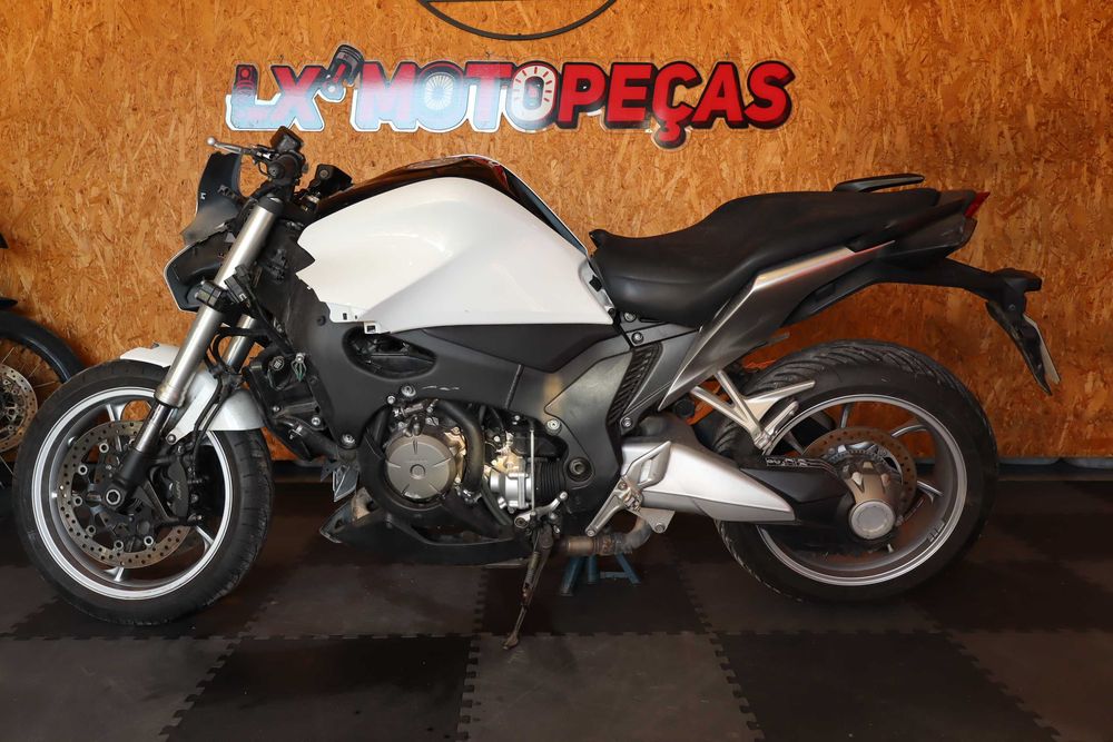 Honda VFR 1200F ano 2012 para peças.