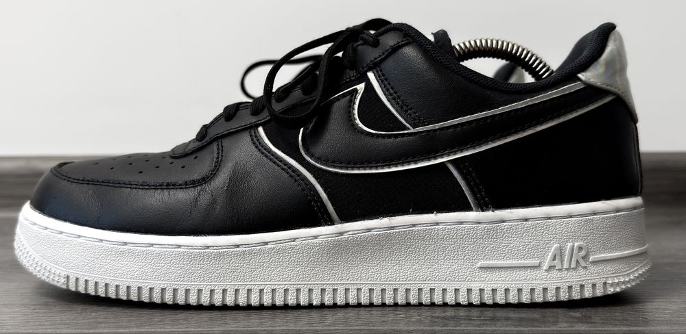 Кросівки Nike Air Force 1 Low '07 LV8 "Black Iridescent Outline".