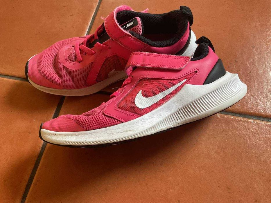 Кросівки для дівчинки NIKE