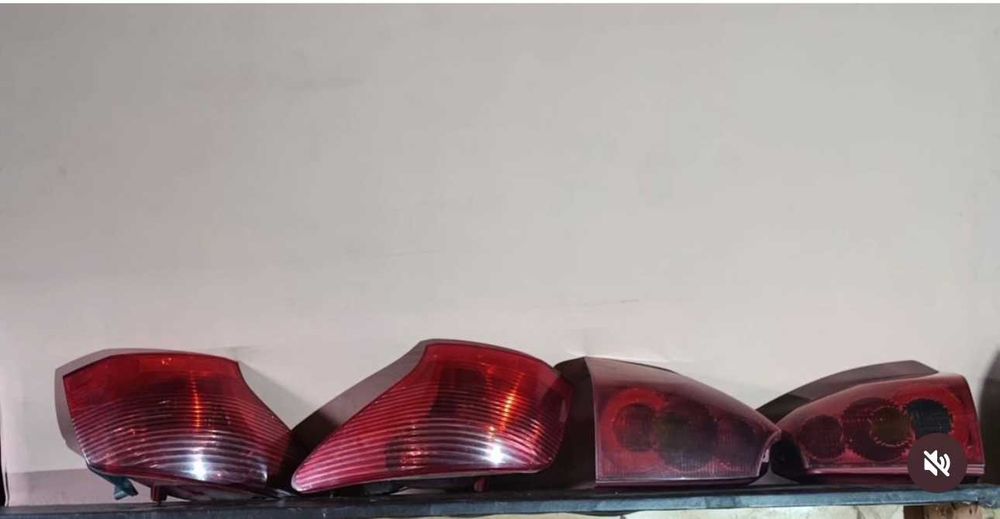 Задні стопи пежо