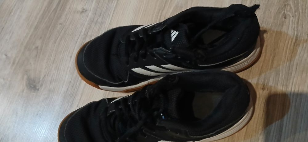 Halówki adidas  czarne Stan b. Dobry