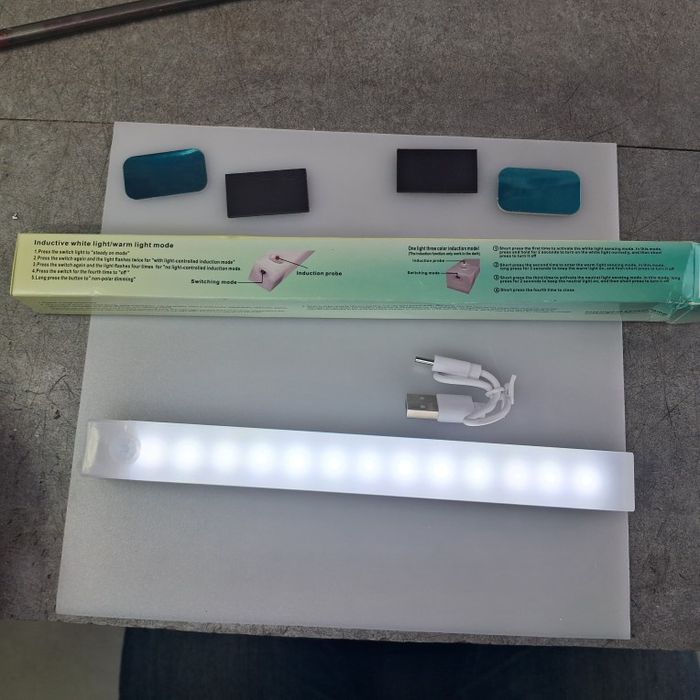 LED лампа аварийная аккумуляторная с датчиком движения. Фонарь.