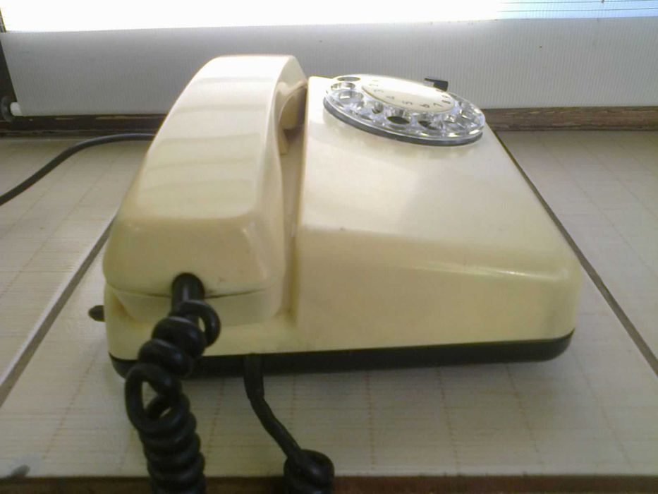 Telefon stacjonarny tarczowy Tulipan prl