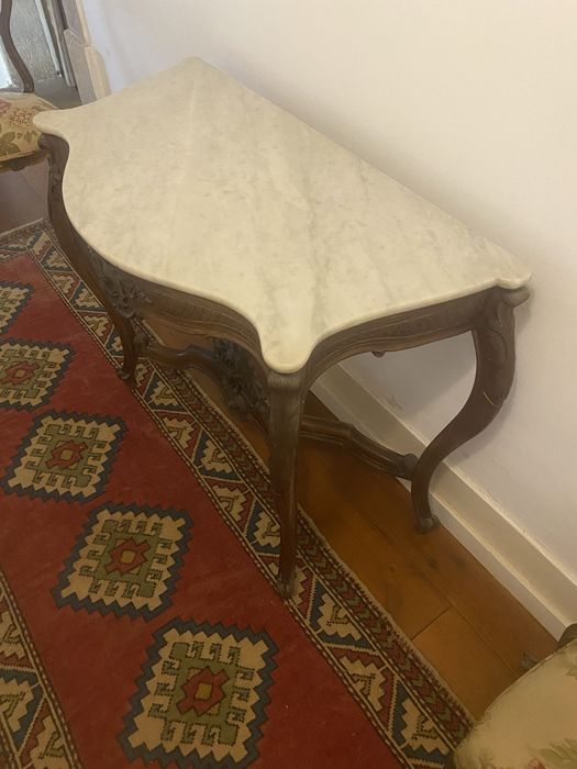 Mesa de decoracão antiga