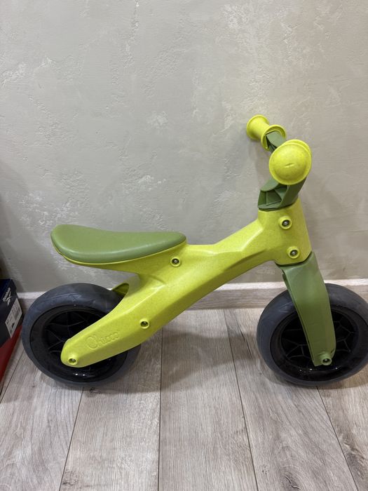 Дитячий велосипед беговел chicco eco biegowy