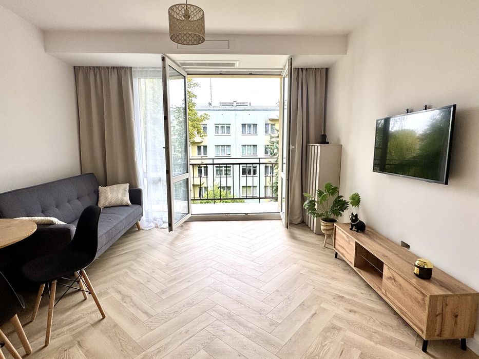 3 pokoje | 52 m² | Po kapitalnym remoncie | 2 balkony | Klimatyzacja | 2. piętro
