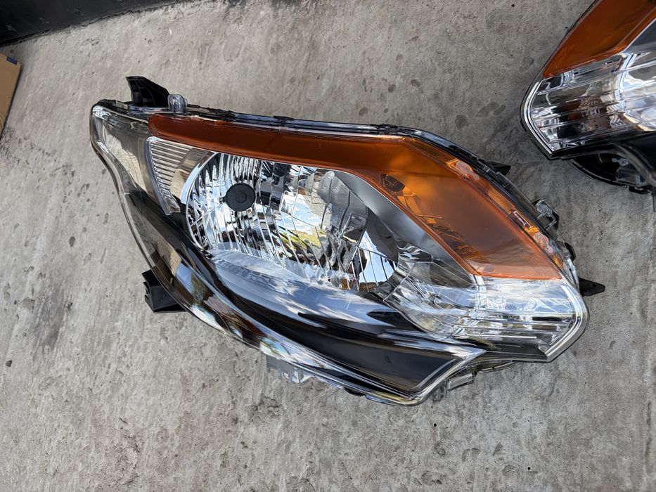 Фара Mitsubishi L200 2015-2019