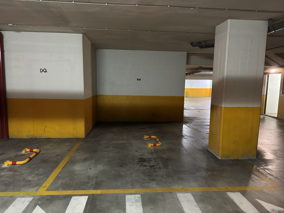 Alugo Lugar de Garagem - São João da Madeira