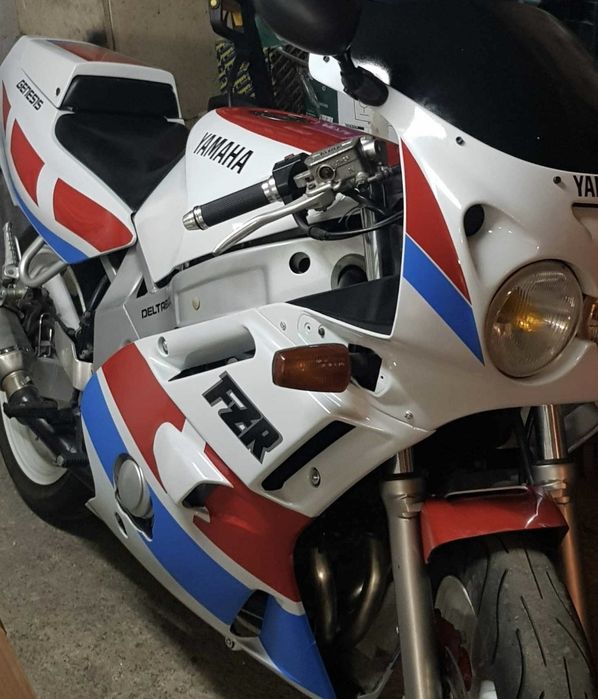 Yamaha Genesis FZR