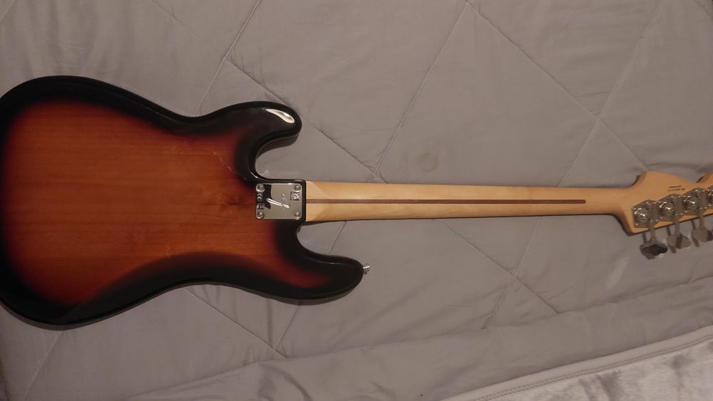 Baixo fender precision