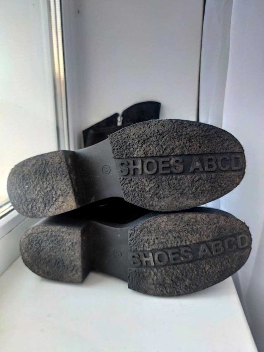 Шкіряні та замшеві жіночі чоботи