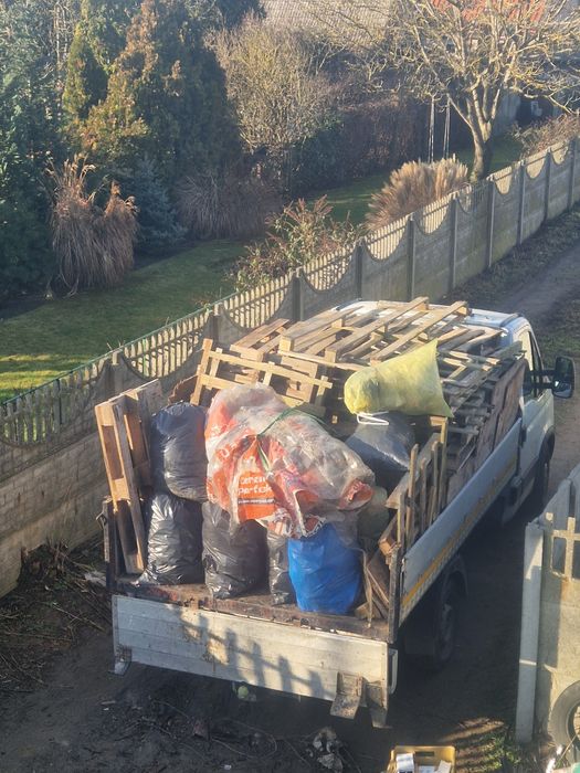 Wywóz starych mebli  likwidacja mieszkań biur