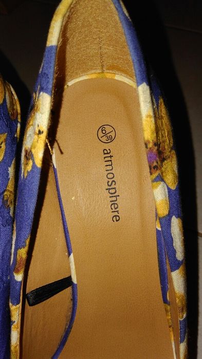 Buty na koturnie