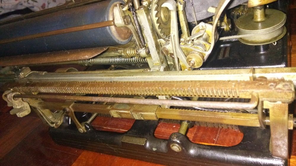 Maquina de escrever Empire 2