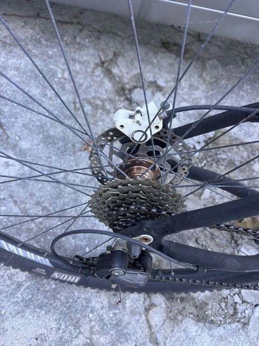 bicicleta com 2 travões de disco